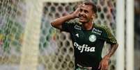 <p>Alan Patrick comemora primeiro gol pelo Palmeiras</p>  Foto: Marcelo Ferrelli / Gazeta Press