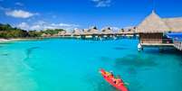 Paraísos como Bora Bora fazem parte da rota do cruzeiro, que tem cabines a partir de R$ 52 mil por pessoa  Foto: Juancat/Shutterstock