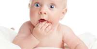 Bastante comum em crianças, a estomatite se caracteriza por uma inflamação na boca ou na gengiva que causa muito desconforto e dor  Foto: Gladskikh Tatiana / Shutterstock