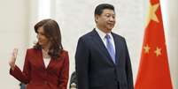 <p>Kirchner disse que precisava de humor para suportar o "ridículo" e o "absurdo" que presenciava no evento chinês</p>  Foto: KIM KYUNG-HOON / REUTERS