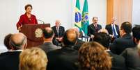 Dilma Rousseff discursa durante posse do novo ministro da Secretaria de Assuntos Estratégicos (SAE), Roberto Mangabeira Unger  Foto: Twitter