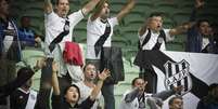 <p>Mesmo em pequeno número, torcida da Ponte Preta fez festa no Allianz Parque</p>  Foto: Carol Coelho / Inovafoto / Gazeta Press