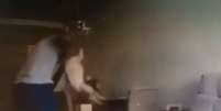 <p>Cenas mostram uma das fêmeas, da raça buldogue francês, apanhando e sendo arremessada</p>  Foto: Facebook / Luisa Mell Oficial / Reprodução