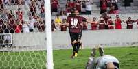 Atlético-PR comemora gol na Arena da Baixada  Foto: Cleber Yamaguchi/Agência Eleven / Gazeta Press