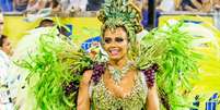 <p>Viviane Araújo é rainha de bateria da Mancha Verde</p>  Foto: Carla Carniel / FramePhoto