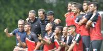 Aidar comparece a treino do S&atilde;o Paulo antes de estreia na Libertadores  Foto: Mauro Horita/ Agif  / Gazeta Press