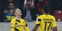 Reus e Aubameyang comemoram gol: vitória apertada do Borussia Dortmund  Foto: Ralph Orlowski / Reuters