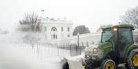 <p>Casa Branca ficou coberta de neve</p>  Foto: Yuri Gripas / Reuters