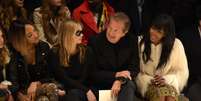 Kate Moss, Mario Testino e Naomi Campbell no desfile da Burberry  Foto: Getty Images