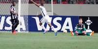 Suárez vibra com gol da vitória do Atlas sobre o Atlético-MG  Foto: Paulo Fonseca / EFE