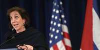 A secretária-assistente de Estado, Roberta Jacobson, concede entrevista em Washington. 27/02/2015.  Foto: Gary Cameron / Reuters