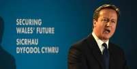 Premiê britânico David Cameron fala durante conferência em Cardiff. 27/02/2015  Foto: Rebecca Naden / Reuters
