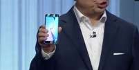 <p>Presidente da divisão móvel, JK Shin, apresenta o novo Galaxy S6</p>  Foto: YouTube/Samsung / Reprodução