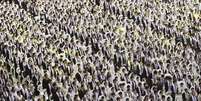 Milhares de pessoas de todo o mundo participaram de uma cerimônia de casamento coletivo nesta terça-feira  Foto: Ahn Young-joon / AP