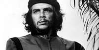 <p>Em 5 de março de 1960, o fotógrafo cubano Alberto Díaz, conhecido como Korda, captou a uma imagem do líder Ernesto Che Guevara</p>  Foto: Radio Rebelde / Reprodução