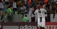 Gerson virou a partida para o Fluminense no Maracanã  Foto: Ruano Carneiro / Agif