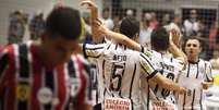<p>Corinthians fez 6 a 0 no rival tricolor dentro das quadras</p>  Foto: Site do Corinthians / Divulgação