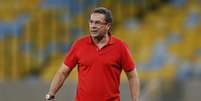 <p>Luxemburgo agora est&aacute; liberado para dirigir Flamengo&nbsp;</p>  Foto: Paulo Campos / Gazeta Press