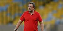 <p>Luxemburgo agora está liberado para dirigir Flamengo </p>  Foto: Paulo Campos / Gazeta Press