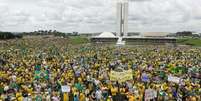 <p>Manifestação em Brasília contra o governo da presidente Dilma Rousseff em frente ao Congresso</p>  Foto: Joedson Alves / Reuters