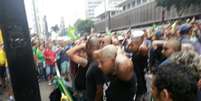 <p>Grupo foi preso no meio da manifestação</p>  Foto: @tancredoeduardo / Twitter