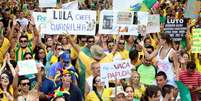 <p>Em Belo Horizonte, Minas Gerais, xingamentos também foram vistos em algumas faixas</p>  Foto: Marcelo Sant'Anna / Fotos Públicas