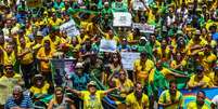 <p>Protestos contra o governo federal em Curitiba</p>  Foto: Rodrigo Lôbo / Fotos Públicas