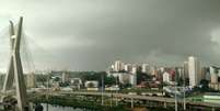 <p>Chuva na zona sul da capital paulista</p>  Foto: Fábio Santos / Terra