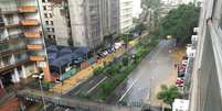 <p>Chuva alagou trecho da Avenida 9 de Julho, próximo ao Anhangabaú, na tarde de sexta-feira, último dia do verão</p>  Foto: Vilson Luis dos Santos / vc repórter