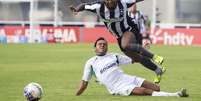Jobson, mais uma vez, foi o principal jogador de ataque do Botafogo neste domingo  Foto: Rui Porto/Agif / Gazeta Press