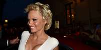 <p>Pamela Anderson requer parte de milhões conquistados por ex-marido em jogo de pôquer contra bancário</p>  Foto: Valerio Pennicino / Getty Images 