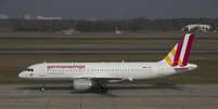 <p>Airbus A320 da Germanwings: modelo do que caiu no sul da França</p>  Foto: Jan Seba / Reuters