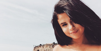 Selena Gomez posou de biquíni nesta segunda-feira (23)  Foto: Instagram / Reprodução