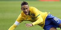 Neymar sofre com a marca&ccedil;&atilde;o da Fran&ccedil;a  Foto: Charles Platiau / Reuters