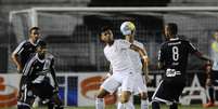 <p>Gabigol marcou o gol solitário do Santos na partida que custou a invencibilidade</p>  Foto: Rodrigo Villalba / Futura Press