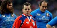 Nigel Owens apita jogo de rúgbi... exemplo na luta contra o preconceito  Foto: Scott Heavey / Getty Images 