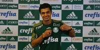Lateral esquerdo ainda n&atilde;o p&ocirc;de entrar em campo pelo Palmeiras  Foto: Marcos Bezerra / Futura Press