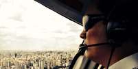 Foto postada no Instagram de Thais Fantato, esposa de Thomaz Alckmin, mostra o filho do governador de São Paulo pilotando uma aeronave  Foto: Instagram