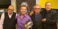 <p>Washington Olivetto e Rubens Barrichello foram os primeiros a ganharem dedicatória de Galvão Bueno em livro</p>  Foto: Leonardo Benassatto / Futura Press