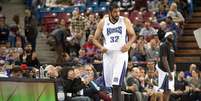 Sim Bhullar tem 2,26 m e se tornou o primeiro indiano em todos os tempos a jogar na NBA  Foto: Ed Szczepanski / Reuters