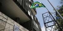 <p>Nem o comunicado da estatal de que "não há data definida para a divulgação" dos dados freou o avanço</p>  Foto: Sergio Moraes / Reuters