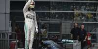 Hamilton lidera a temporada de F&oacute;rmula 1, com Vettel na cola  Foto: Fred Dufour / AFP