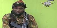 Abubakar Shekau, o líder do Boko Haram, em vídeo divulgado na internet  Foto: BBC