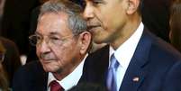 <p>Presidente de Cuba, Raul Castro, juntamente com o seu hom&oacute;logo norte-americano, Barack Obama, antes da abertura da C&uacute;pula das Am&eacute;ricas na Cidade do Panam&aacute;</p>  Foto: Peru Presidency / Reuters