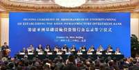 No fim de 2014, 21 nações asiáticas aceitaram entrar no Banco Asiático de Investimentos em Infraestrutura (BAII) liderado pela China  Foto: BBC Brasil / Reprodução