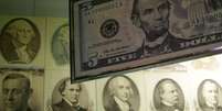 Dólar teve leve alta de 0,18% nesta sexta-feira  Foto: Gary Cameron / Reuters