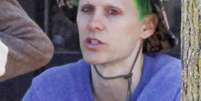 Jared Leto pinta os cabelos de verde e descolore as sobrancelhas para viver o Coringa em filme  Foto: Grosby