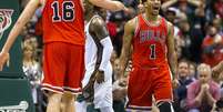 Armador Derrick Rose liderou os Bulls a uma dramática vitória fora de casa sobre Milwaukee  Foto: Jeff Hanisch / Reuters