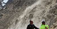 Everest teve avalanches após tremor no Nepal neste sábado; ao menos 10 morreram   Foto: Stringer / Reuters