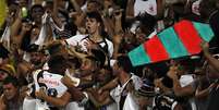 Torcida do Vasco fez a festa com os jogadores na primeira partida  Foto: Marcelo Sadio / Vasco.com.br / Divulgação